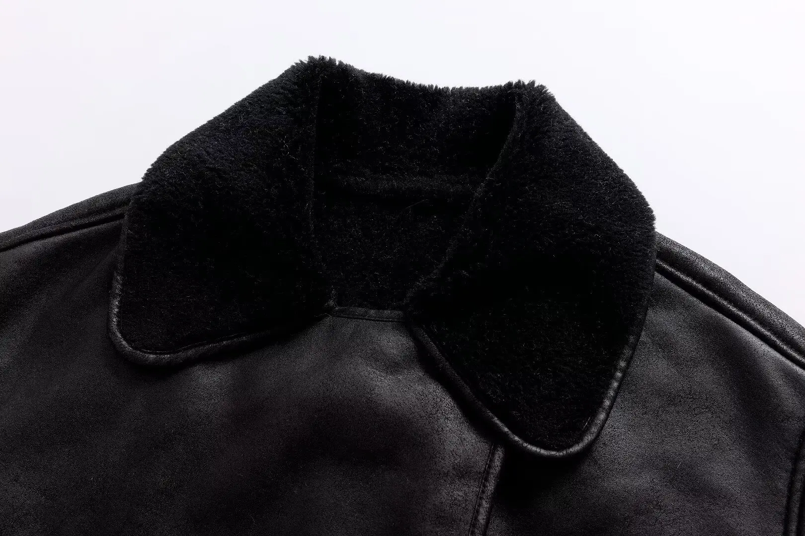 2025年新作 レディース 暖かいレザージャケット ファーライニング シングルブレストデザイン 外側ポケット2つ付き