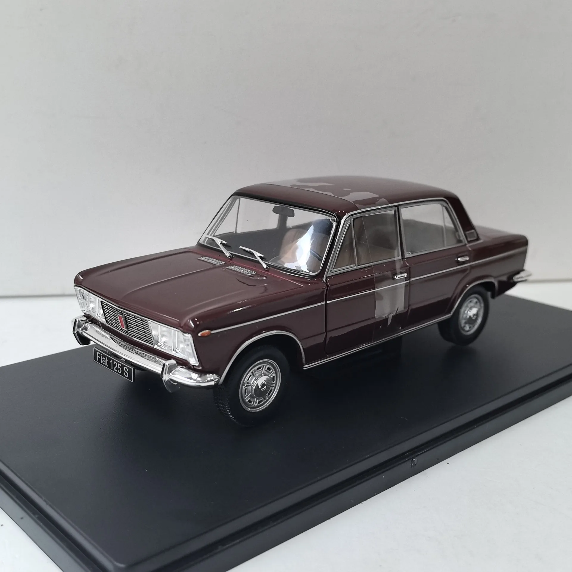 

Литой под давлением WHITEBOX масштаб 1/24 FIAT 125, СПЕЦИАЛЬНАЯ модель автомобиля из сплава, Коллекционная игрушка, подарок, сувенир, демонстрационный орнамент