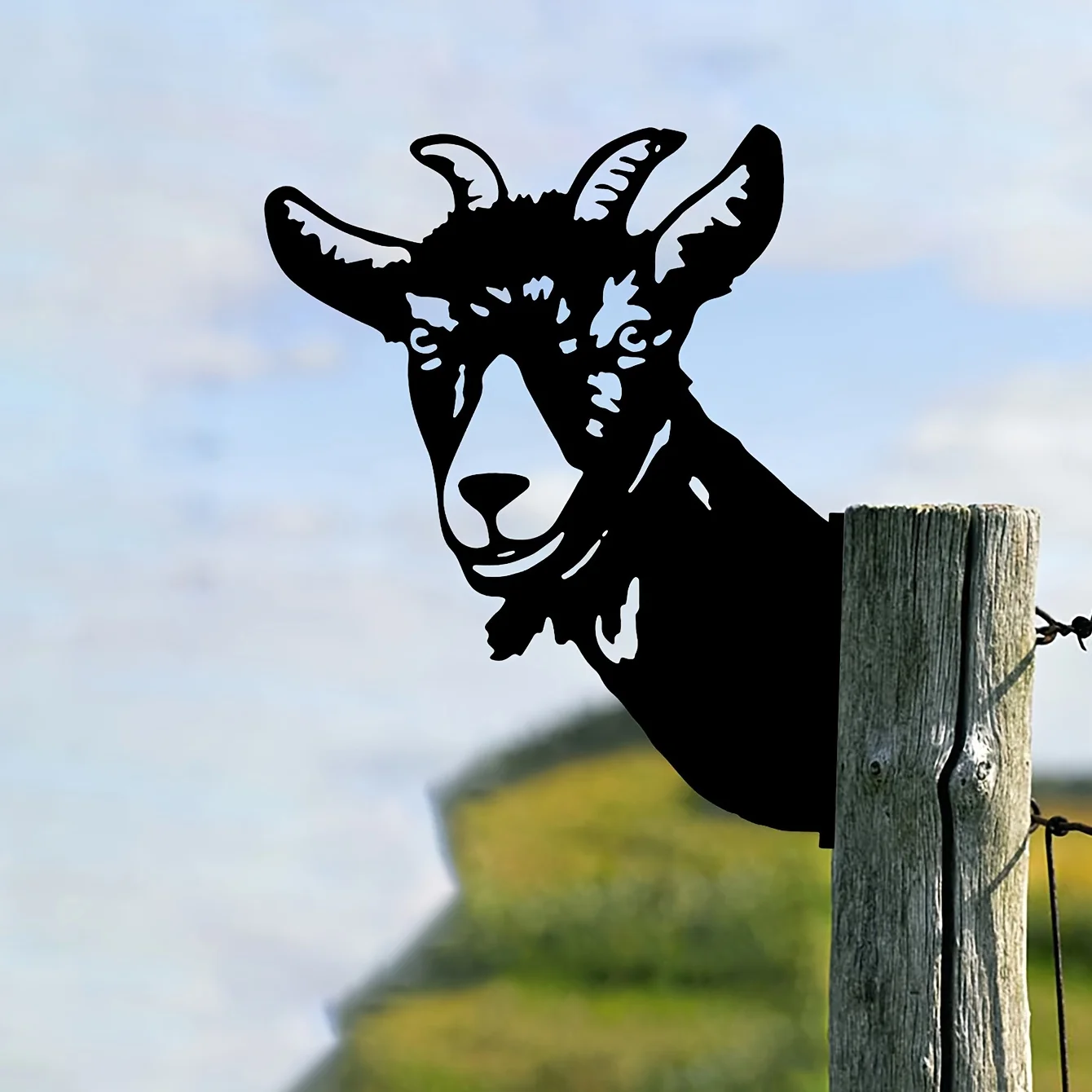 1pc Sheep Head Shape Iron Silhouette, Outdoor Garden Fence Decorations Add a Rustic Touch to Your Garden with this Sheep Head Sh