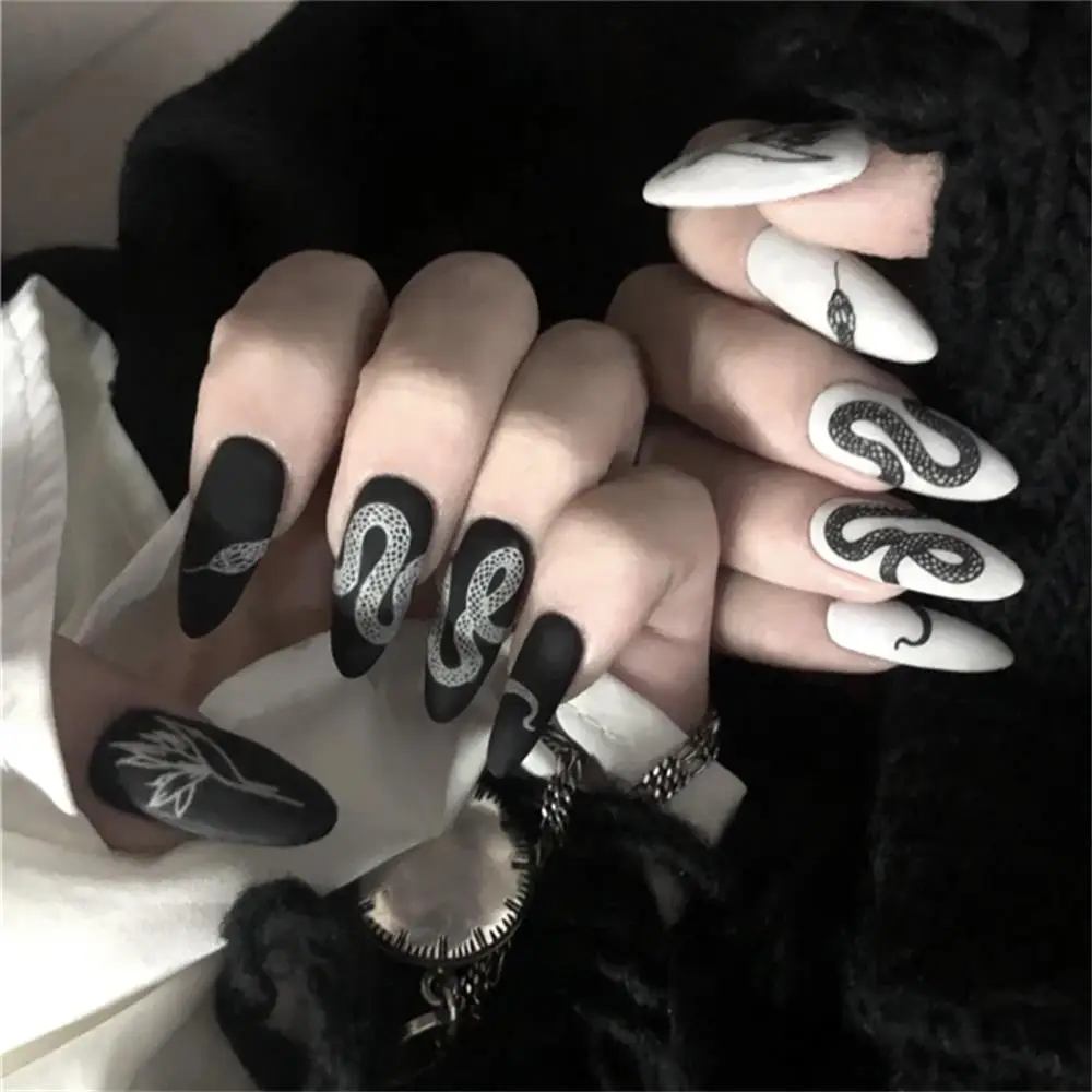 24pcs/set Long Stiletto Fake Nails Punk Snake Pattern Black White Matte False Nails Artificial Full Nail Tips Manicure Tools