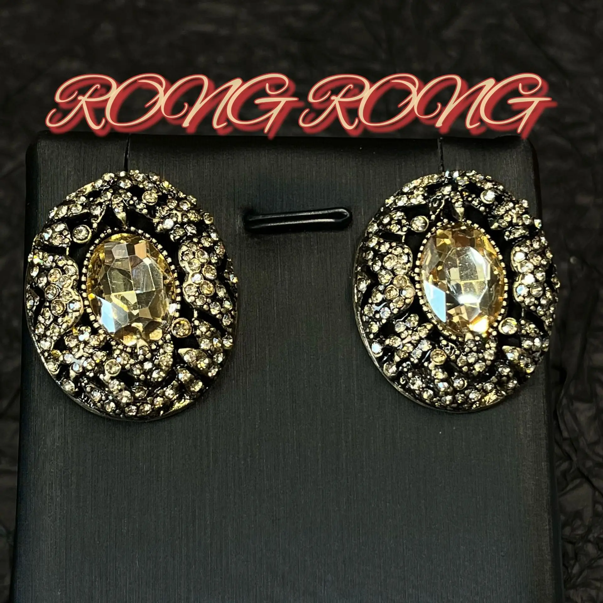 

Full Diamond Large Rhinestone Earrings with Oval Retro Palace Style European and American Light Luxury Earrings