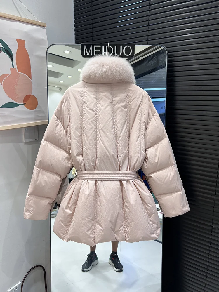 2025 invierno nuevas mujeres de medio a largo de moda cuello de piel de zorro cintura ceñida adelgazante chaqueta de plumón de pato blanco de moda