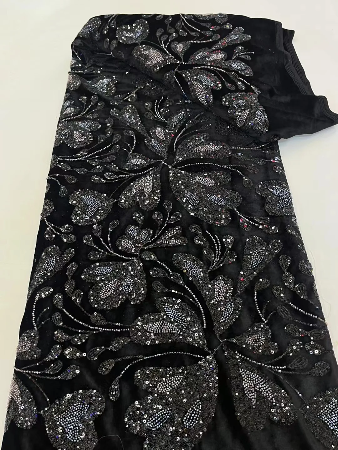 

Luxury Velvet Lace Fabric 5 Yards High Quality 2025 Black Beaded Lace Fabric Fashion Sequin African Laces Fabric For Women Dress