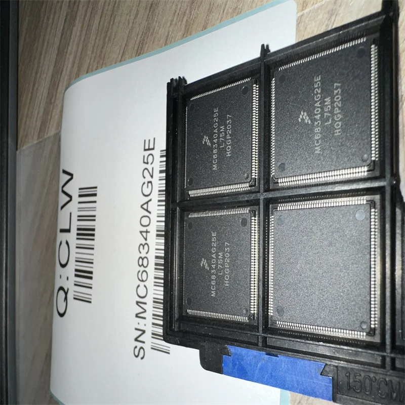 1PCS  MC68340AG25E QFP144  New and Original in STOCK