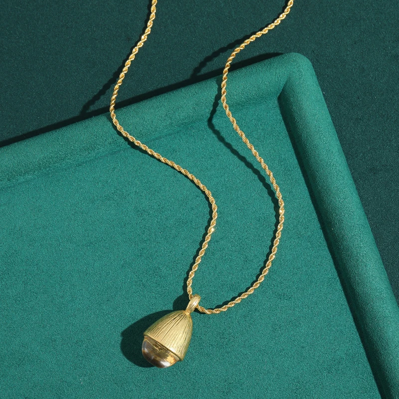 Vintage Gold Color Light Bulb Pendent Necklace For Woman Elegant Metal New Party Luxury Retro Jewelry 2026 Charm Souvenir Trend