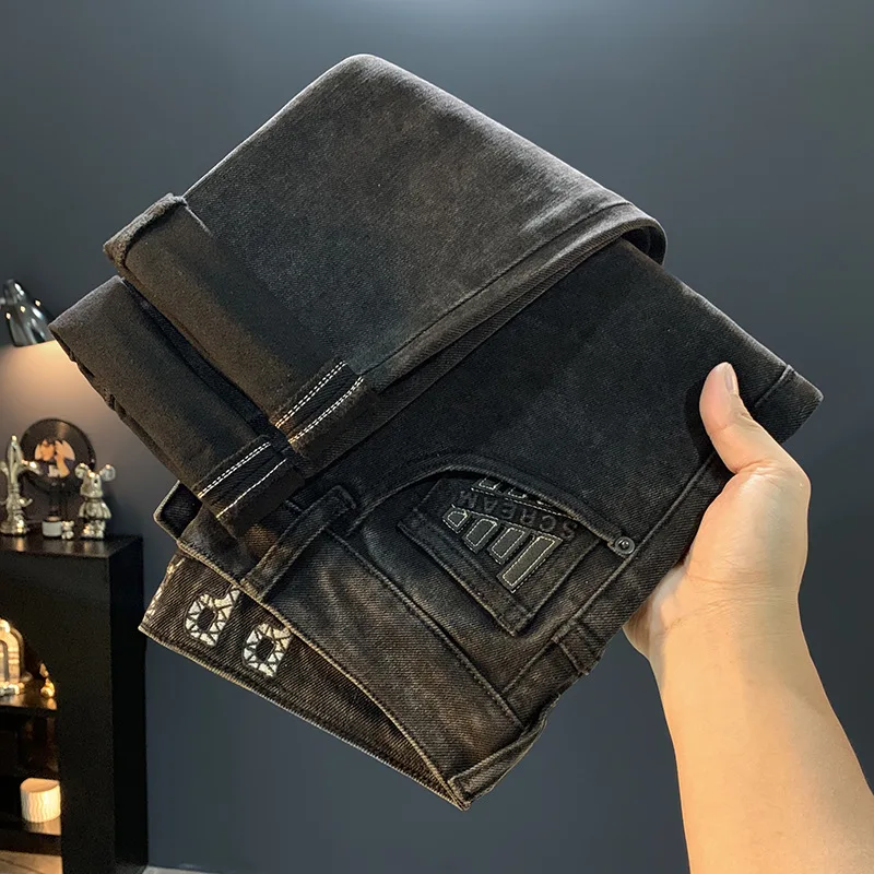 

Модные легкие роскошные черные джинсы для мужчин, осень 2023, новая элитная мужская одежда, эластичные облегающие брюки с маленькими штанинами