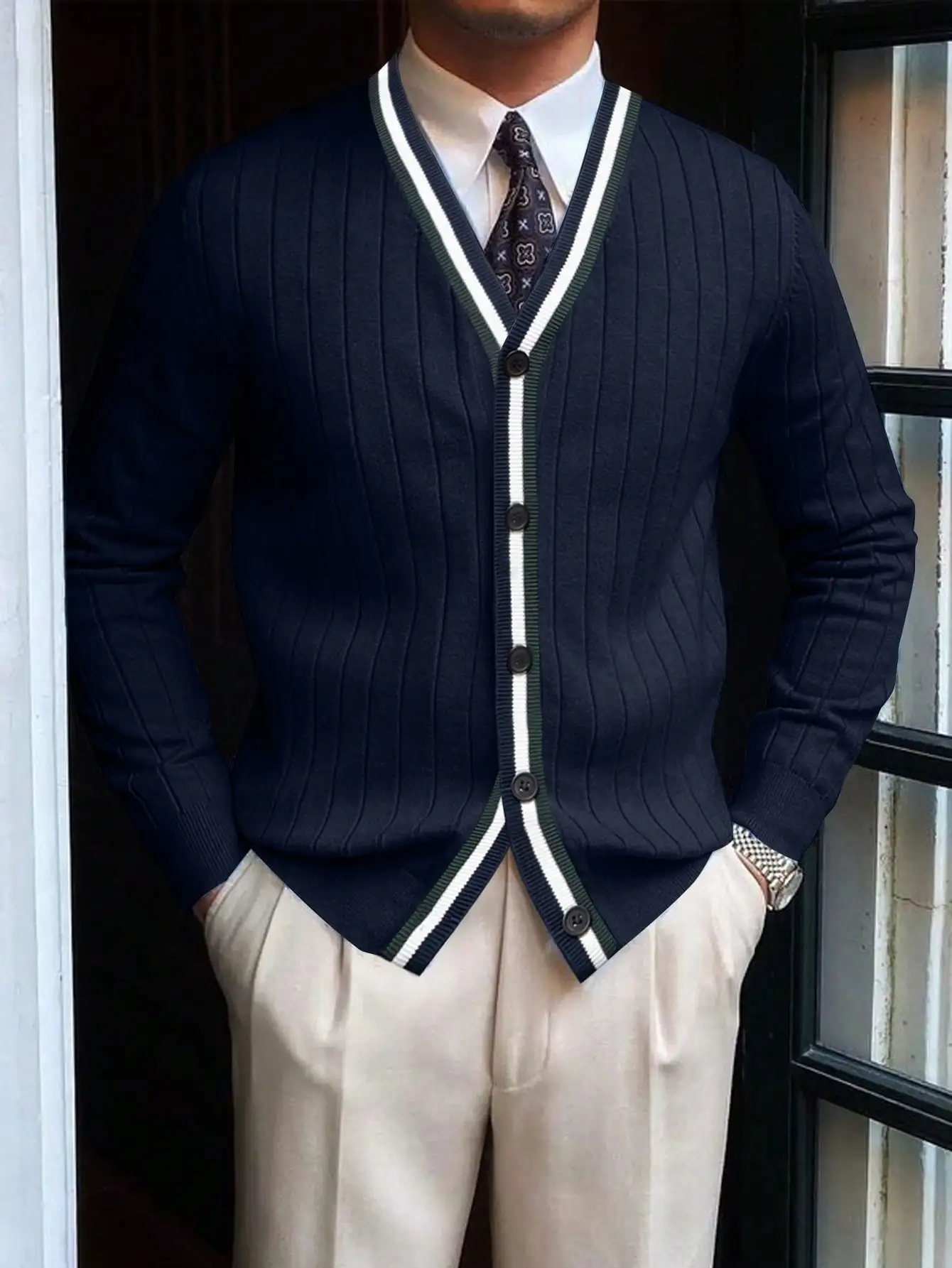 

Мужской кардиган темно-синего цвета с V-образным вырезом, в рубчик, с полосатой отделкой, на пуговицах, для осени и зимы