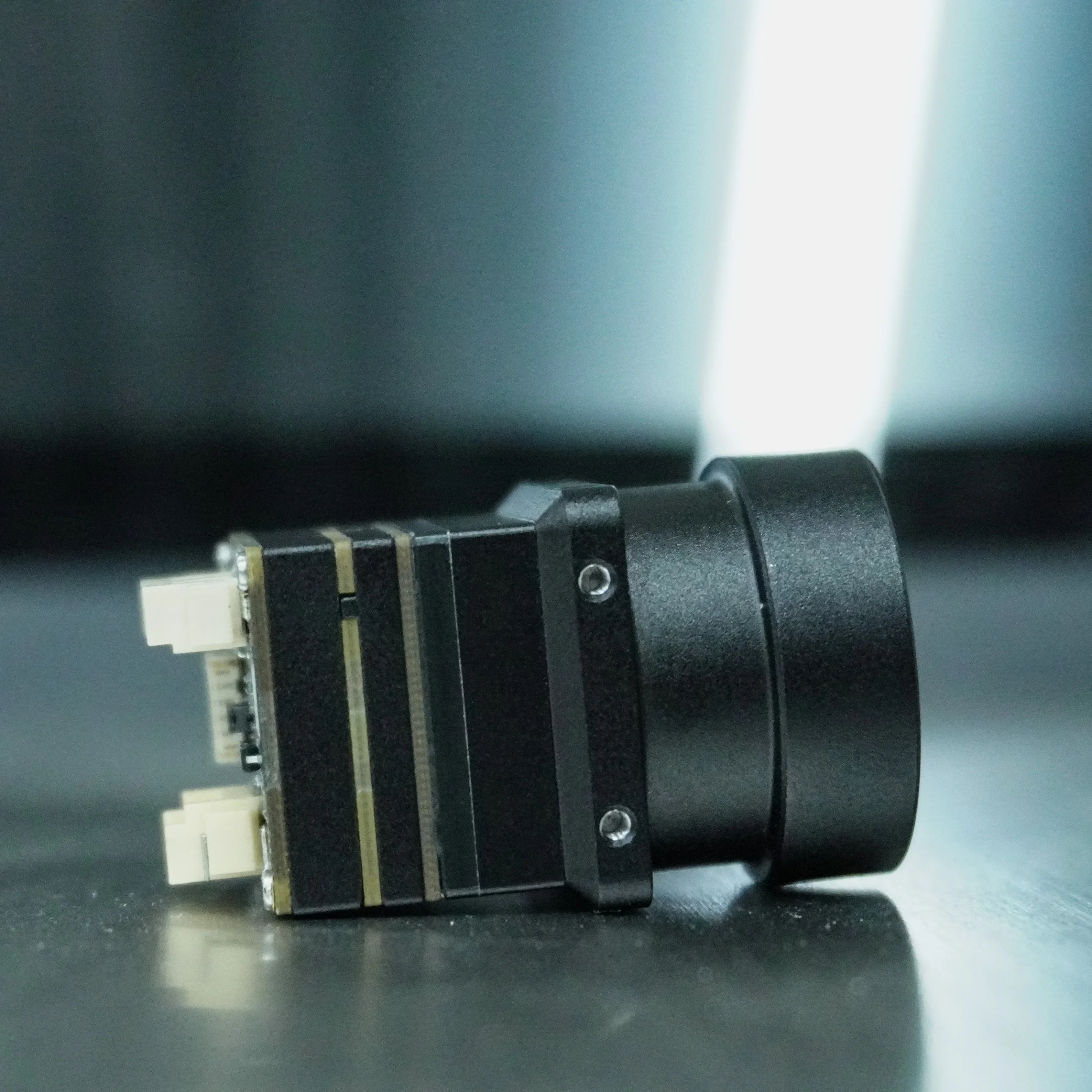 

Тепловизионный модуль CVBS/USB 640*512 9 мм F1.0, миниатюрный, высокого разрешения, 12 мкм, тепловизионная камера