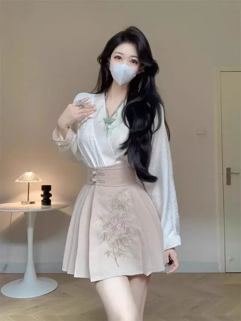 Spring 2025 New Women's Chinese Style Pan Button Bottom Top High Waist Hundred Fold Horse Face Skirt Two Piece Set Modern Hanfu