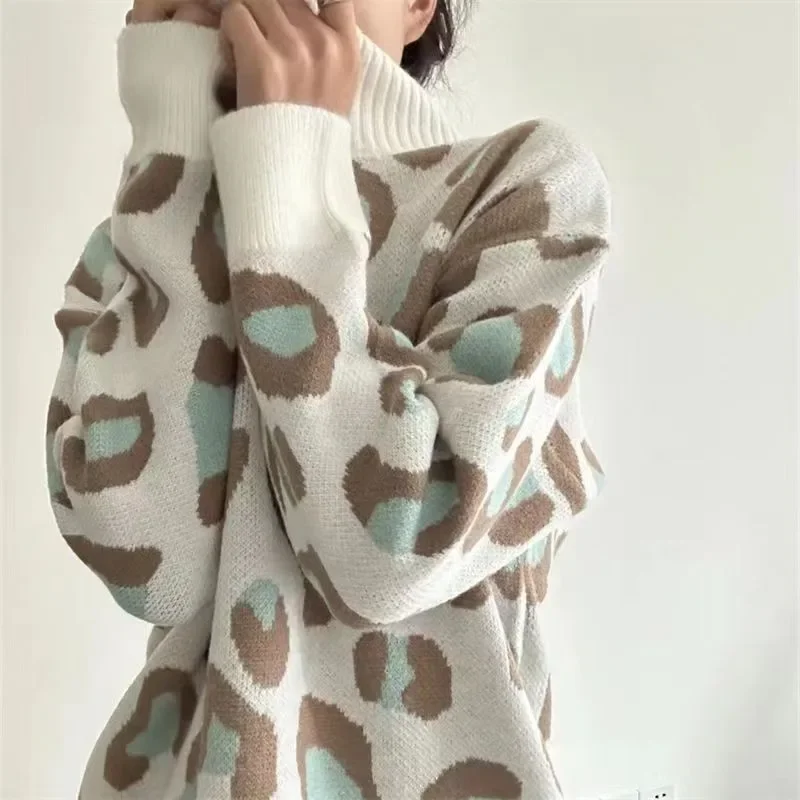 

2024 women's French leopard print pullover knitted sweater, loose and versatile long-sleeved crew neck, new fashion sweater