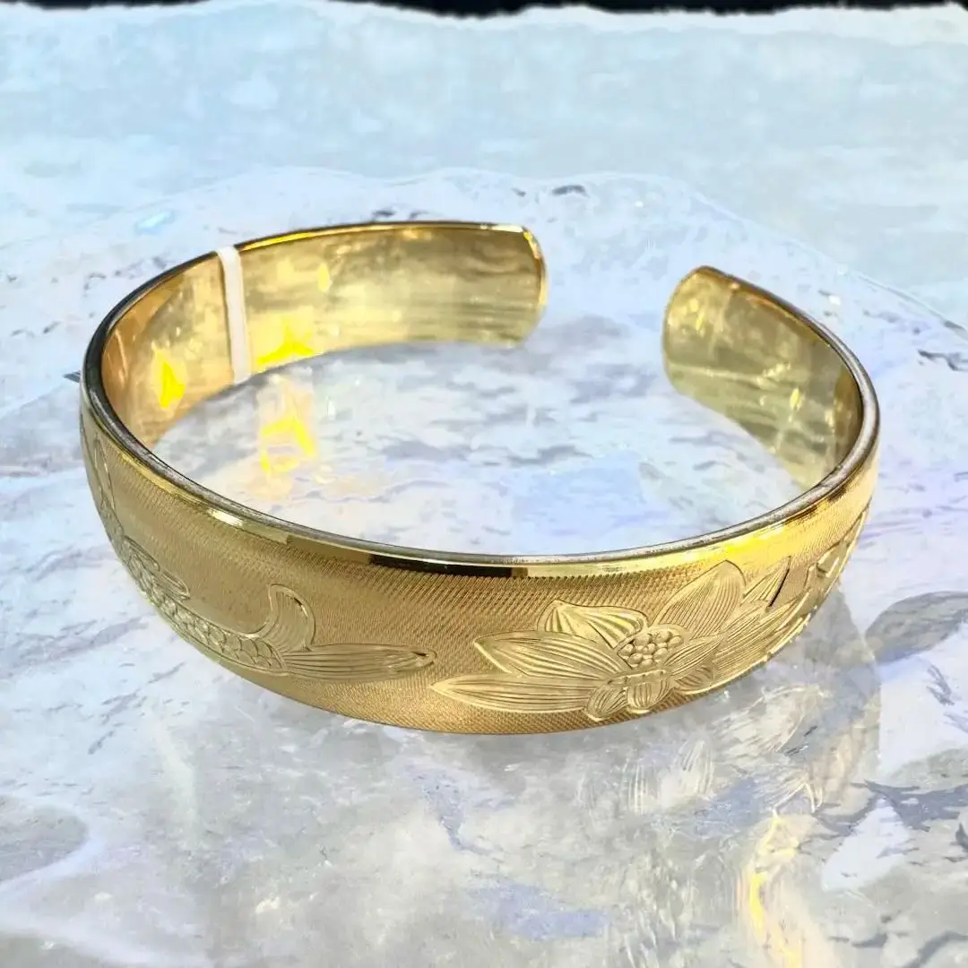 

YIBU Carved 'like a fish in water' gold-plated fashion bracelet with Chinese style