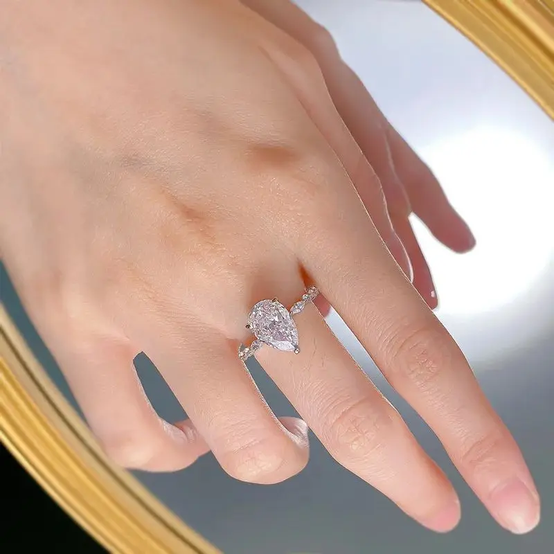 

Oval Geometry Gold Rings for Women Fashion Stainless Steel Inlaid White Stones Ring Jewelry Accessories Wholesale