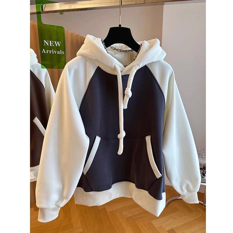 2024 Popular Loose Casual Pullover Sweatshirts Women Warm Contrasting Splicing Shoulder Long Sleeves Hooded Sweatshirt Woman