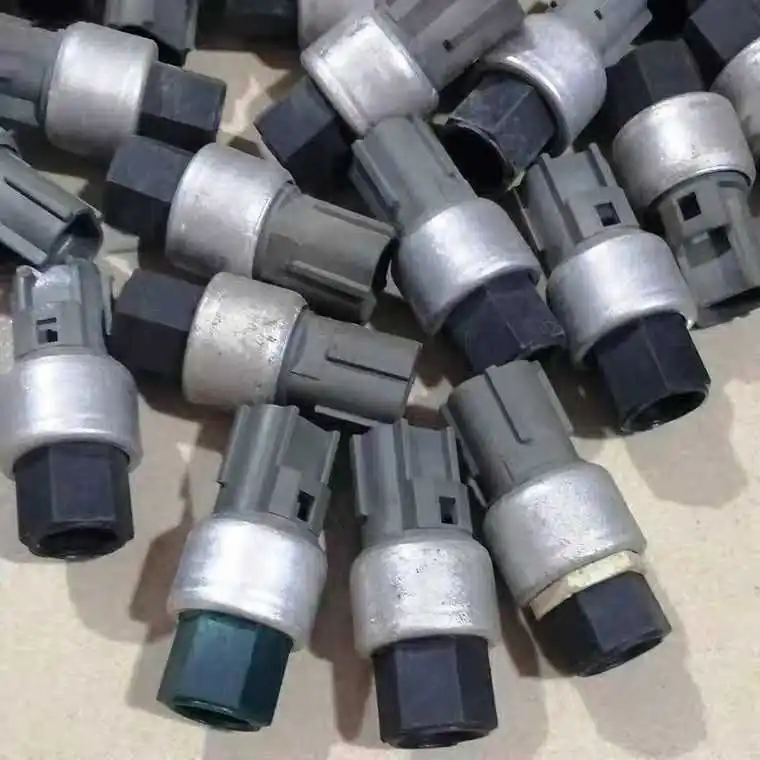 

05058325AA P27-8142 Suitable for air conditioner pressure switch sensor