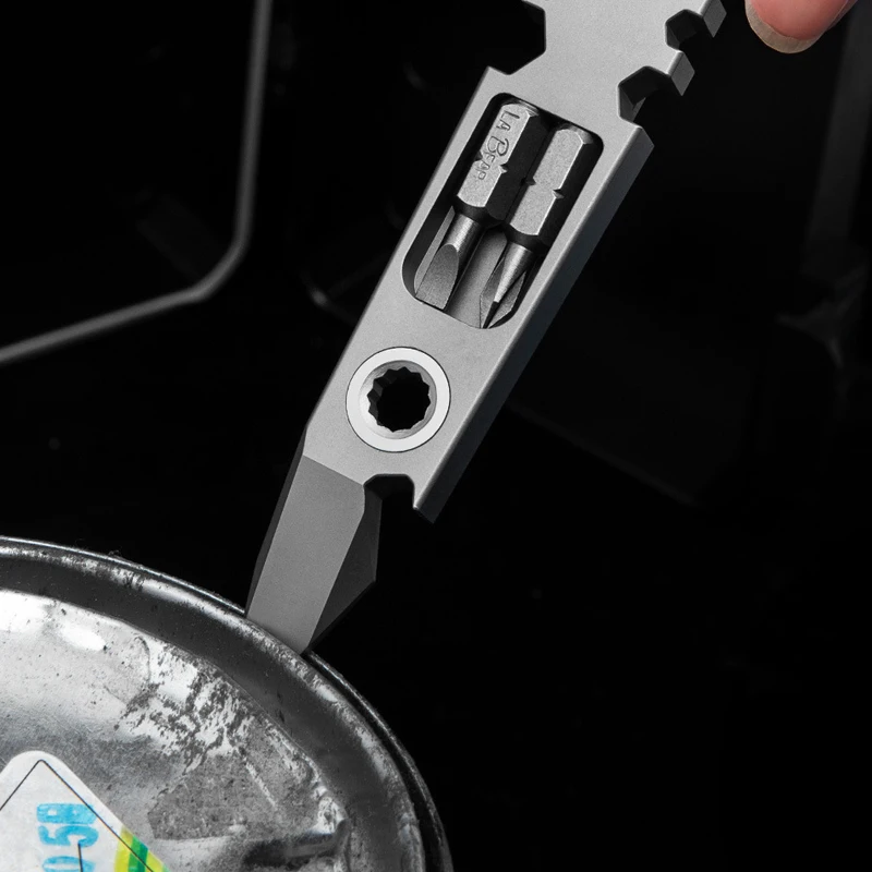 Barra di leva multifunzionale portatile EDC in lega di titanio per esterni, cacciavite a cricchetto rapido, strumento di riparazione, apribottiglie, rimozione unghie