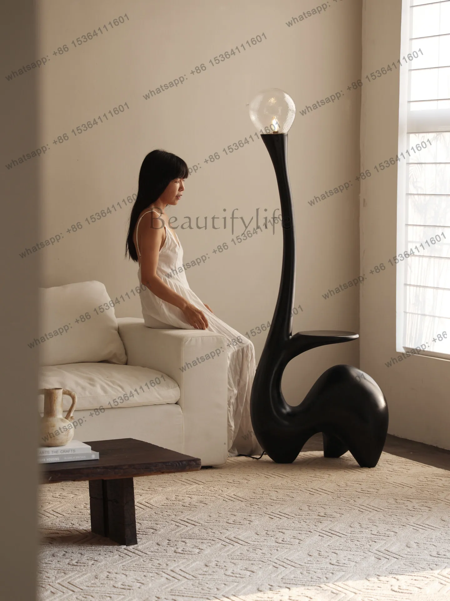 Fauvism is integrated with light-emitting side shelves, wabi-sabi style art atmosphere, and sofa side ornaments