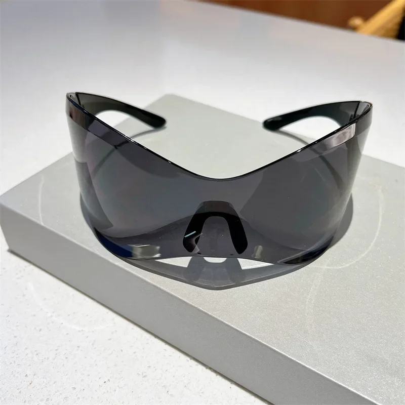 

Y2K Sunglasses Women Fashion Silver Oversized Face Mark Shades Reflective Personal Sun Glasses for Cycling Travel Gafas De Sol