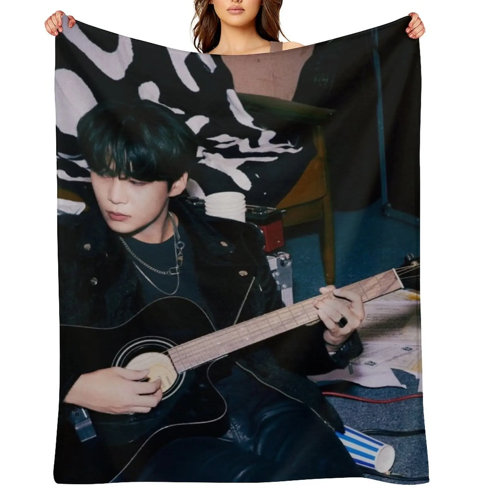 

JONGHO ATEEZ - Universe Back Stage Rockin' Throw Blanket Shaggy Hairys Luxury Designer Blankets