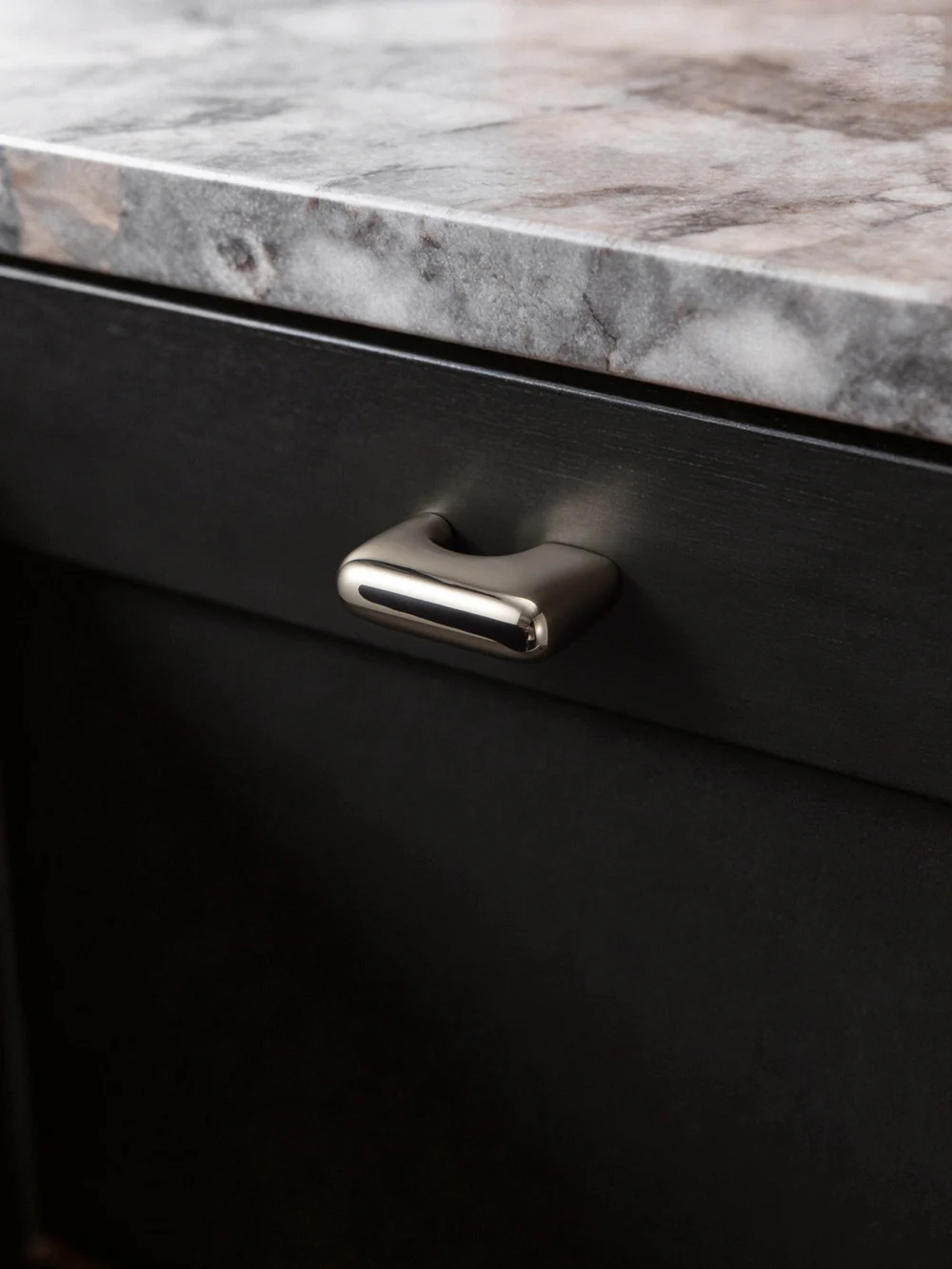 

Goo-Ki Solid Brass Kitchen Cabinet Handles Modern Furniture Pulls Creative Design Cabinet Knob and Pulls for Kitchen Hardware