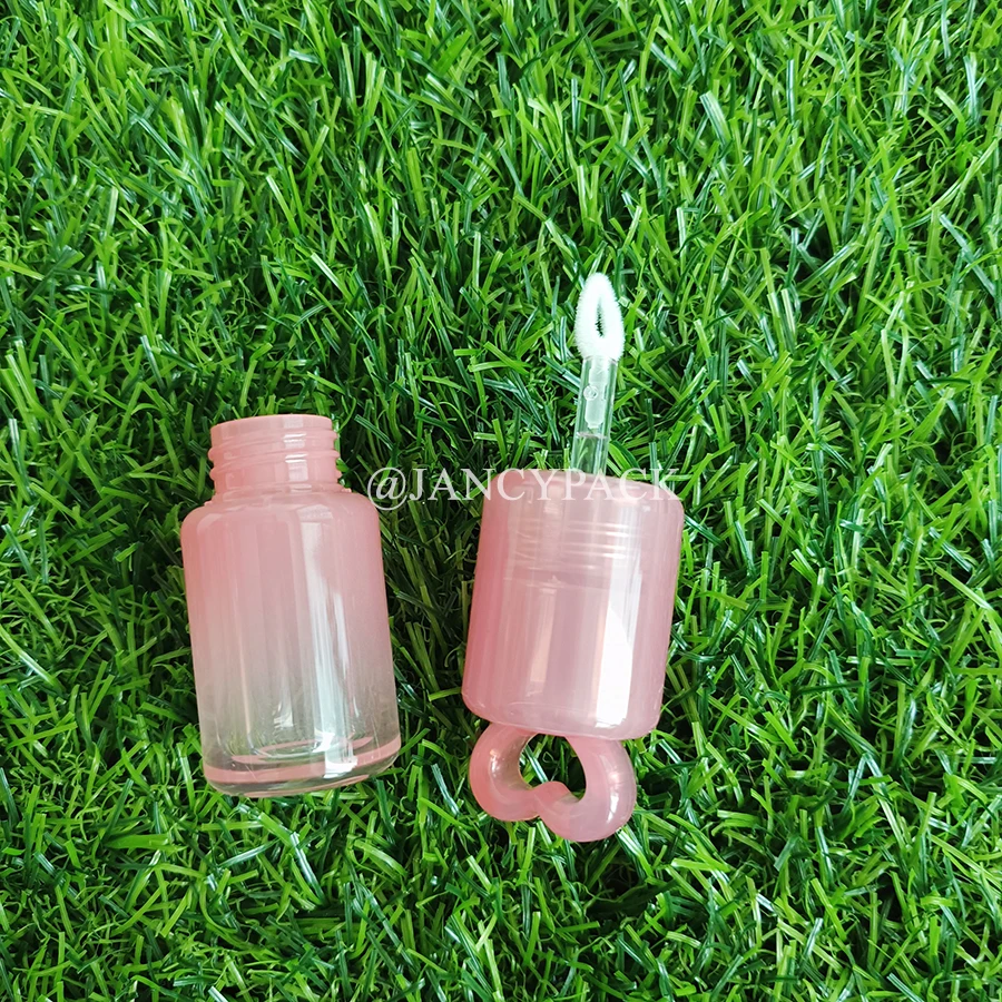 

Уникальный светлый градиентный розовый тюбик для блеска для губ 3,4 мл с круглой цепочкой, милая крышка в форме сердца, тюбик для блеска для губ в частной марке с брелком