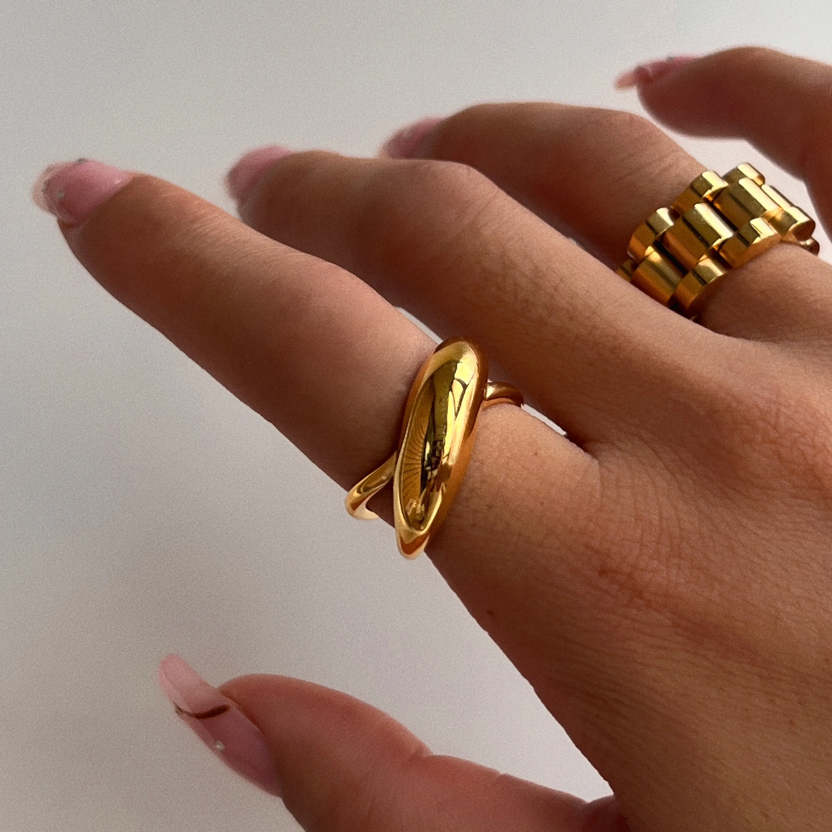 

DASEIN 2025 New Ins 18k Gold Plated Tarnish Free Stainless Steel Cross Design Polished Ring Gypsy Jewelry Dancer Jewelry Women