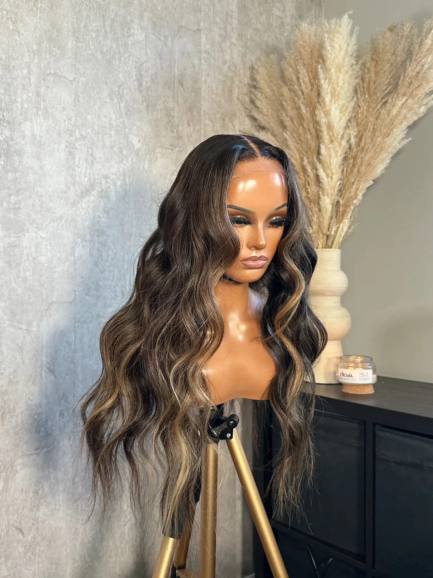 28'' Ombre Dark Brown Blonde Highlights HD Invisible Synthetic Lace Front Wig Beginner Friendly Premium Wigs Realistic Look Hair