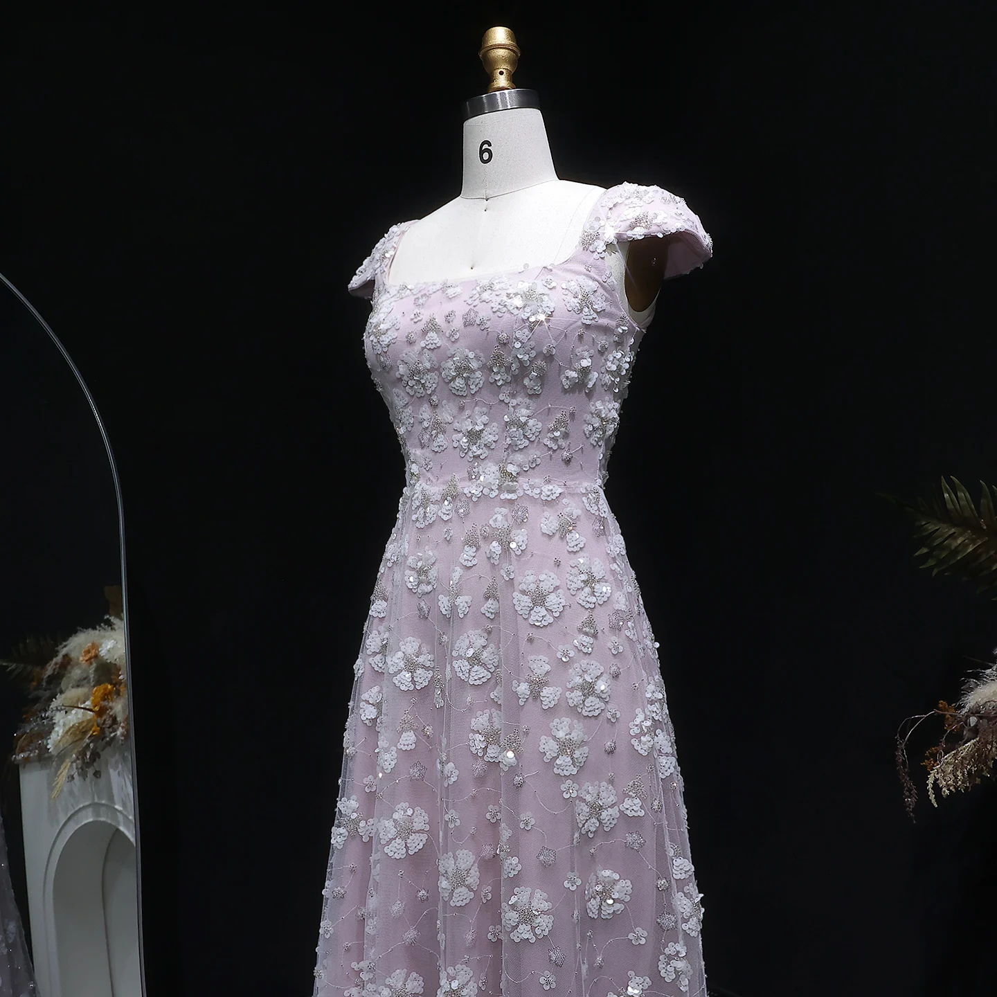 Sharon Said Elegantes, zartrosa, florales langes Abendkleid 2026, Hochzeitskleid mit quadratischem Ausschnitt und offenem Rücken, Party- und Ballkleid SS602, individuell anpassbar – Detail 17
