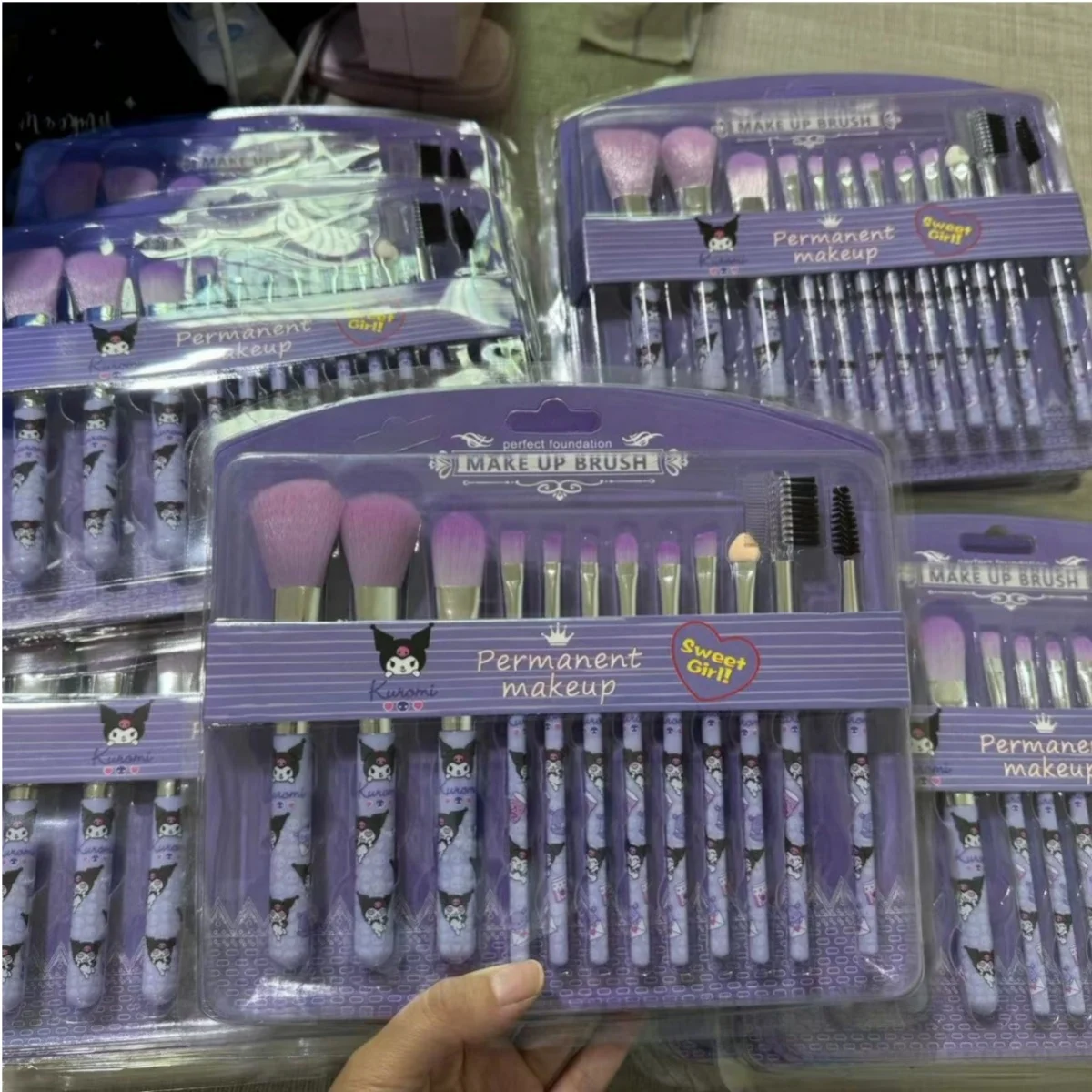 

12 pieces Kuromi makeup brush set cute cartoon kuromi makeup brush set make up accessories facial kit for womens