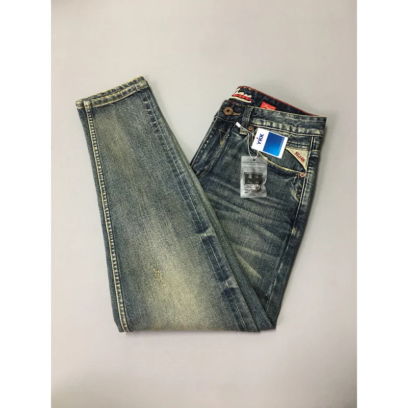 

Модные ностальгические мужские джинсы в тяжелом весе, синий тренд в стиле ретро, приталенный крой, маленькие носки, универсальные, стираные и потертые джинсовые брюки.