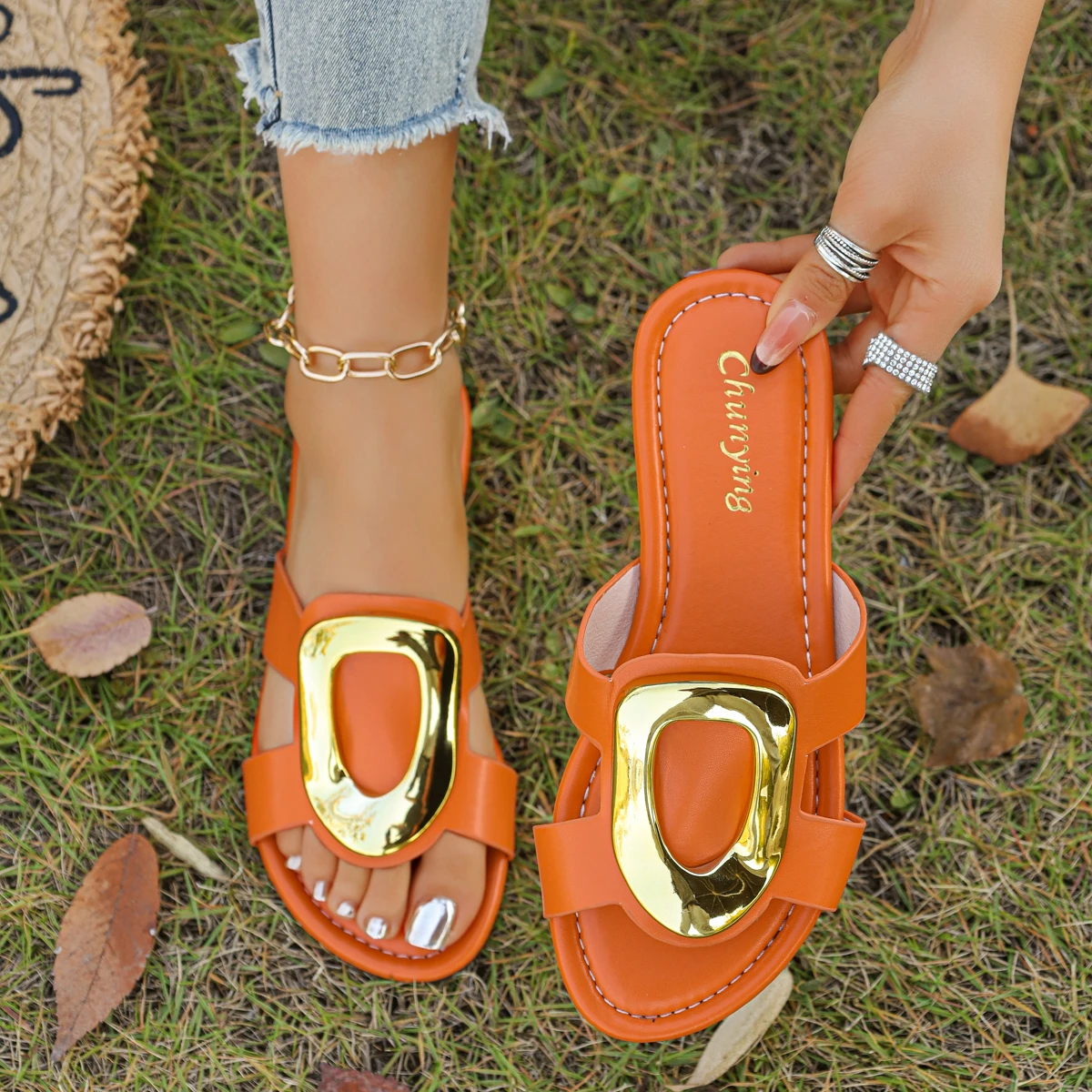 2025 Summer New Women Slippers Fashion Luxury Slippers Outdoor Flat Shoes Women Beach Metal Sandals Female Trend Slides Women