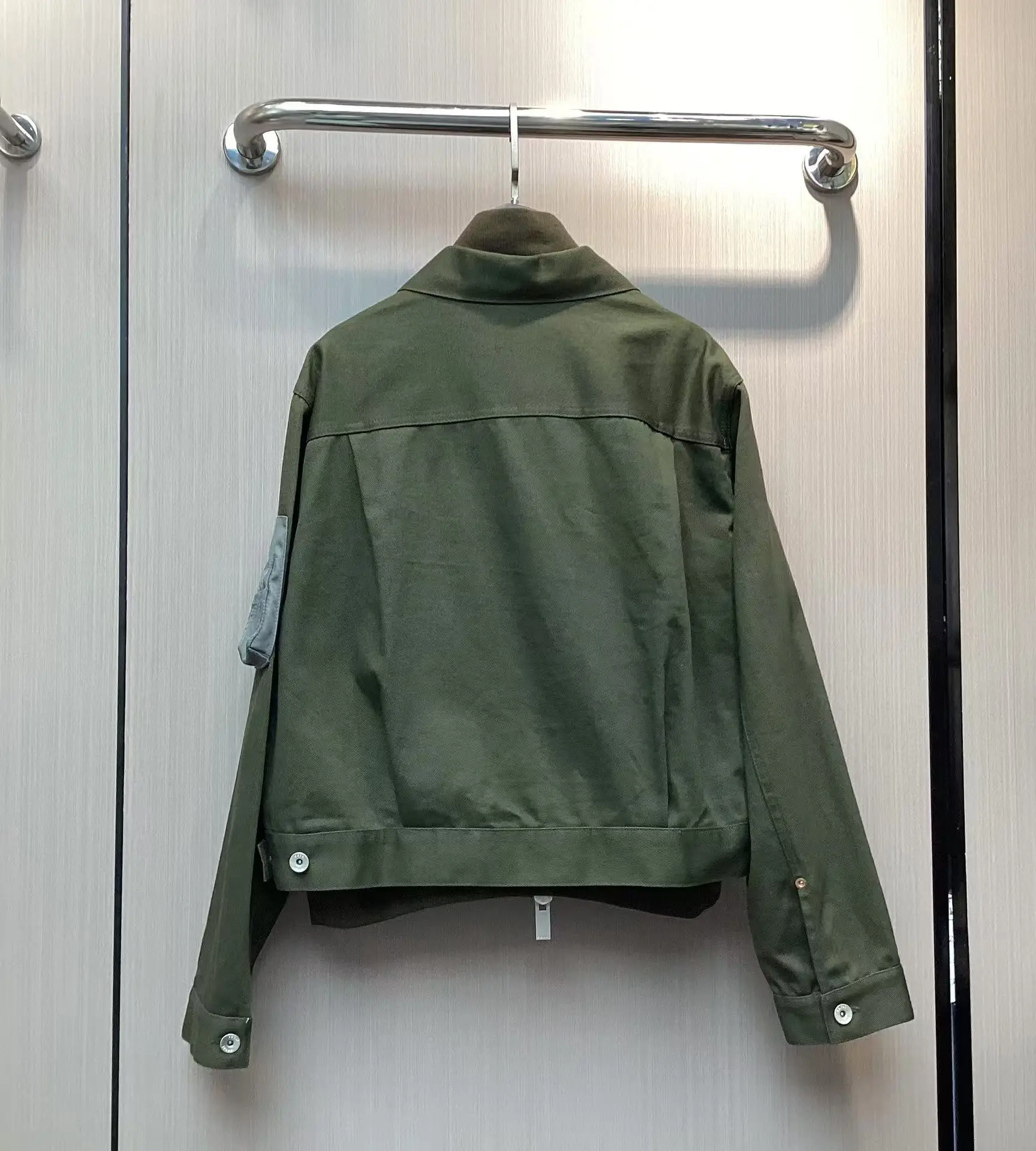 2024 new military green fashion trend commuting workwear jacket