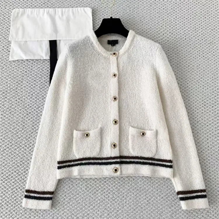 

Customized New Winter 2025 styles European and American women's clothing Long-sleeved single-breasted Cashmere knitted sweater