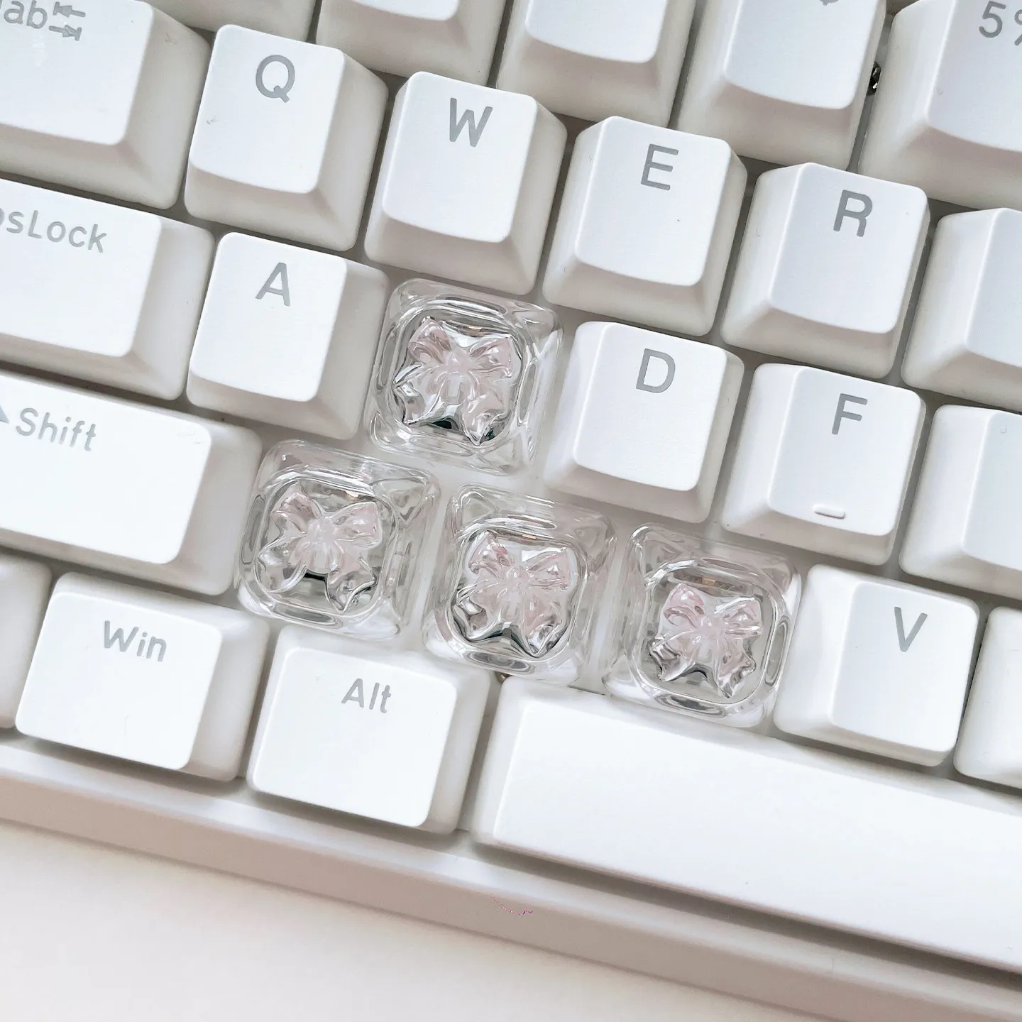 Light-transmitting Bow Themed Keycap Resin MOA Profile Custom Original Handmade Cute Keycaps for Mechanical Keyboard Accessories