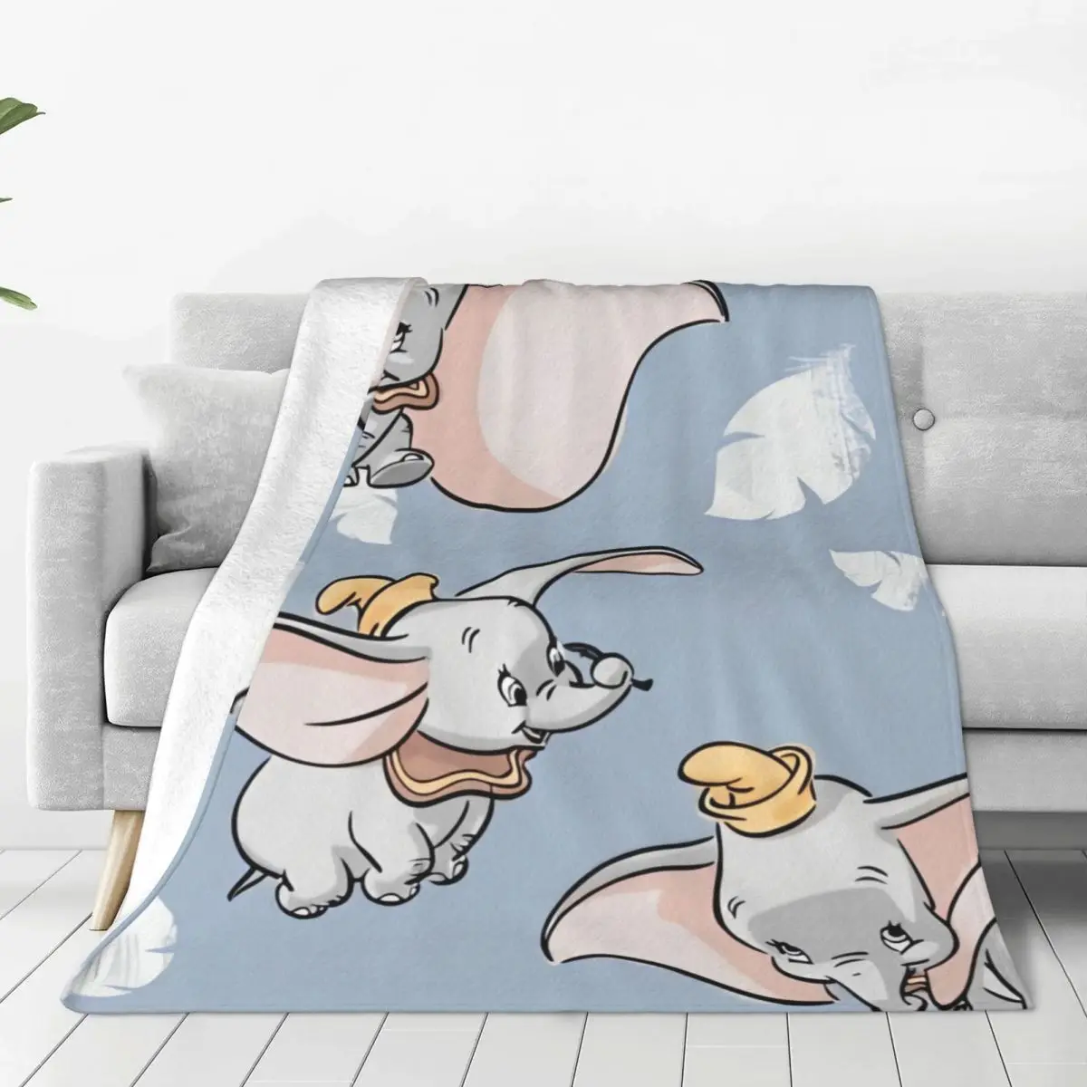 MINISO Dumbo Cute Cartoon Ciepły miękki koc Kid Adult Pluszowy koc do rzucania Estetyczna kanapa Krzesło Flanelowa narzuta Sofa Pokrowiec na łóżko