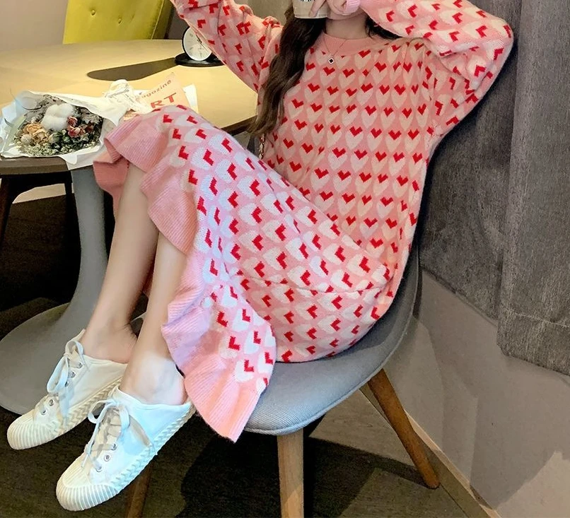 ฤดูใบไม้ร่วงและฤดูหนาวใหม่ Love เสื้อกันหนาวผู้หญิงหลวมสไตล์ขี้เกียจความยาวกลางชุดถักภายใน