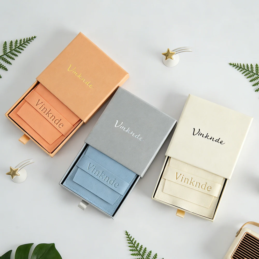 

24Pcs 8x8x2.5cm Paper Drawer Box With 6.2x6.2cm Microfiber Flap Bag Custom Logo Ring Earrings Pendant Necklace Bracelet Gift Box