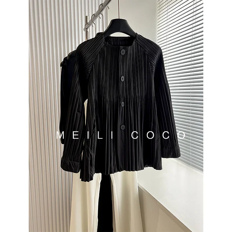 YUDX 2024 Autumn New Pleated Women\'s Jacket Round Neck Single Breasted Design Niche Short Solid Color Fashion Temperament Top