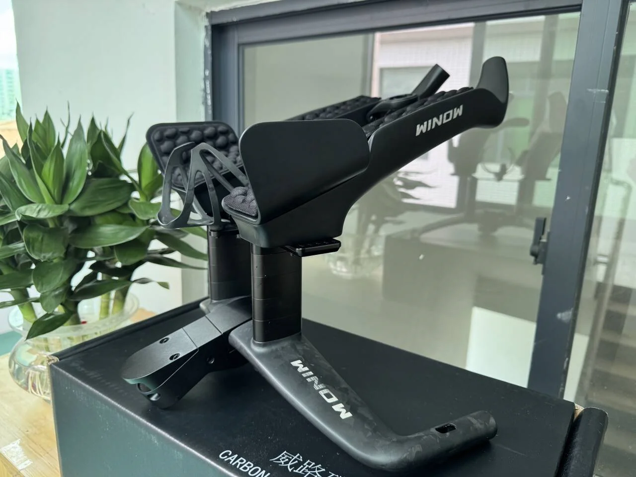 

Winowsports New Gloss HB053 Carbon Fiber TT Handlebar 20 Degree for TT Road Bike Triathlon Time Trial bicyhcle handlebar For Di2