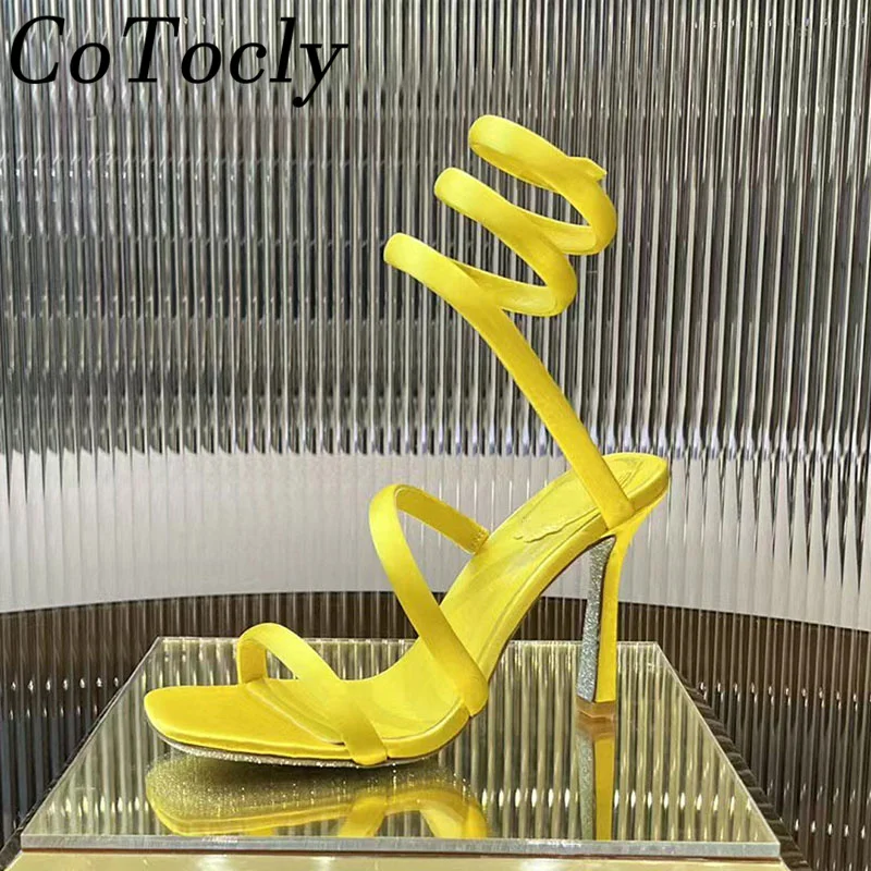 مثير الساتان صندل كعب عالٍ للنساء الصيف خيوط حول الكاحل حزام أحذية الحفلات كعوب رقيقة صنادل طراز جلاديتور امرأة