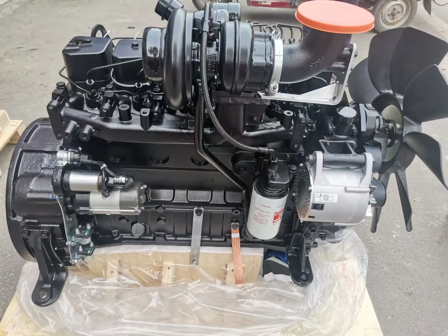 High Quality Single Cylinder Air-Cooled 6BT Diesel Engine for Truck Complete with Gearbox Low Mileage for Sale