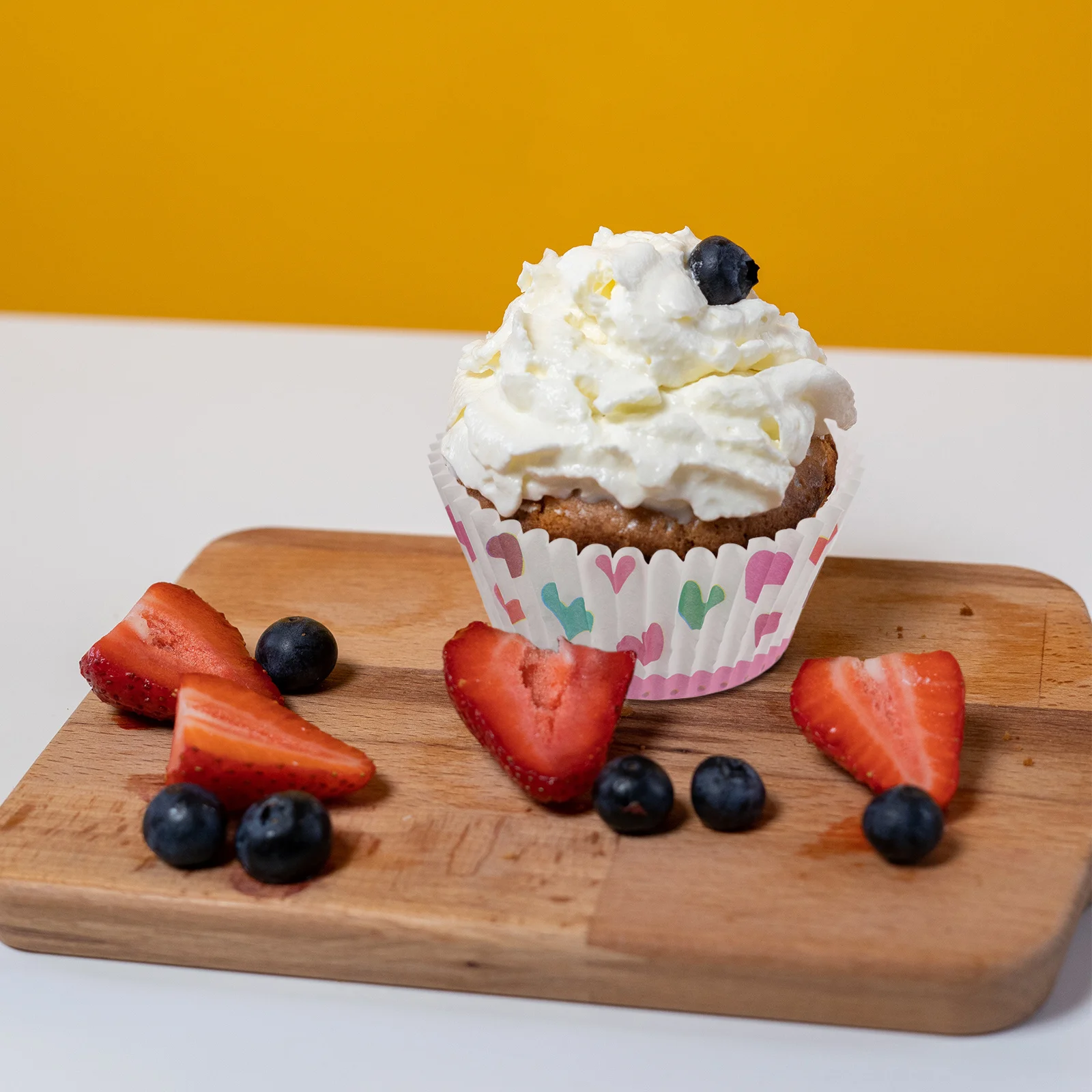 

300Pcs Paper Baking Cups Food Grade Disposable Cupcake Cups for Wedding Party Bridal Shower Dessert Holder Baking Supplies