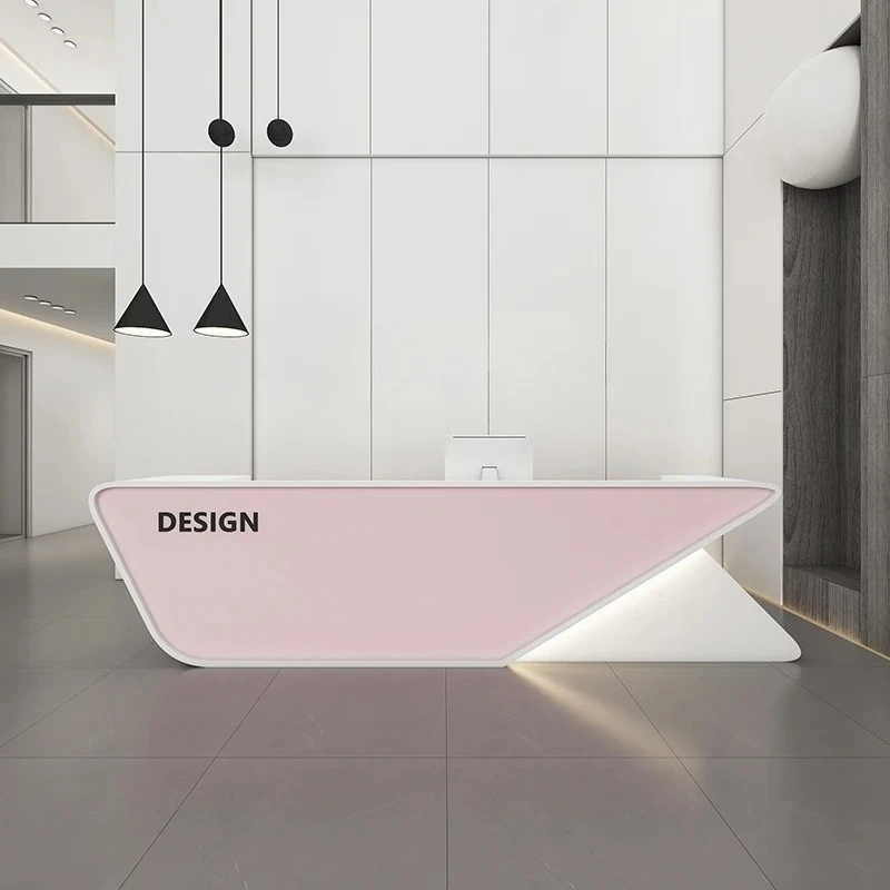 

Современная простая компания, вестибюль отеля, прием, шкаф, краска, барный стол, касса, офисная работа