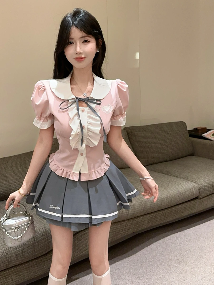 Conjunto de Moda Fena: orme JK Sweet Court Pure Desire com Saia Curta e Csa Rosa com Mangas Bufantes para Noite de...