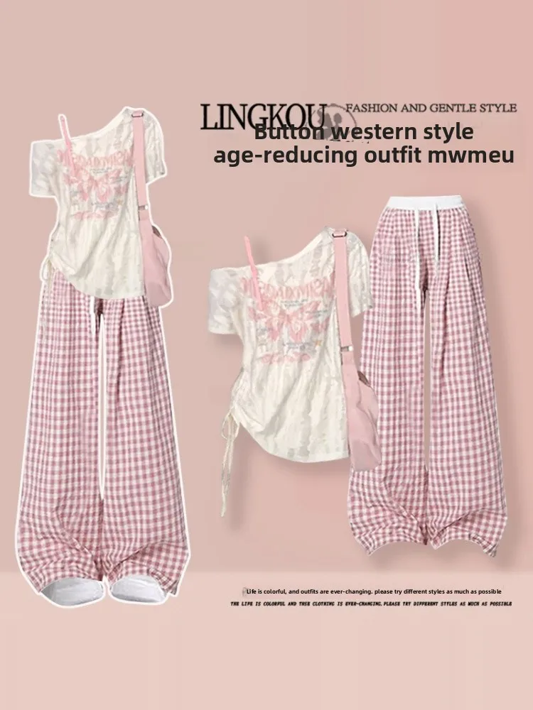 

Летний антивозрастной комплект большого размера, женская сексуальная футболка с боковым воротником и открытым плечом, клетчатые широкие брюки, два...