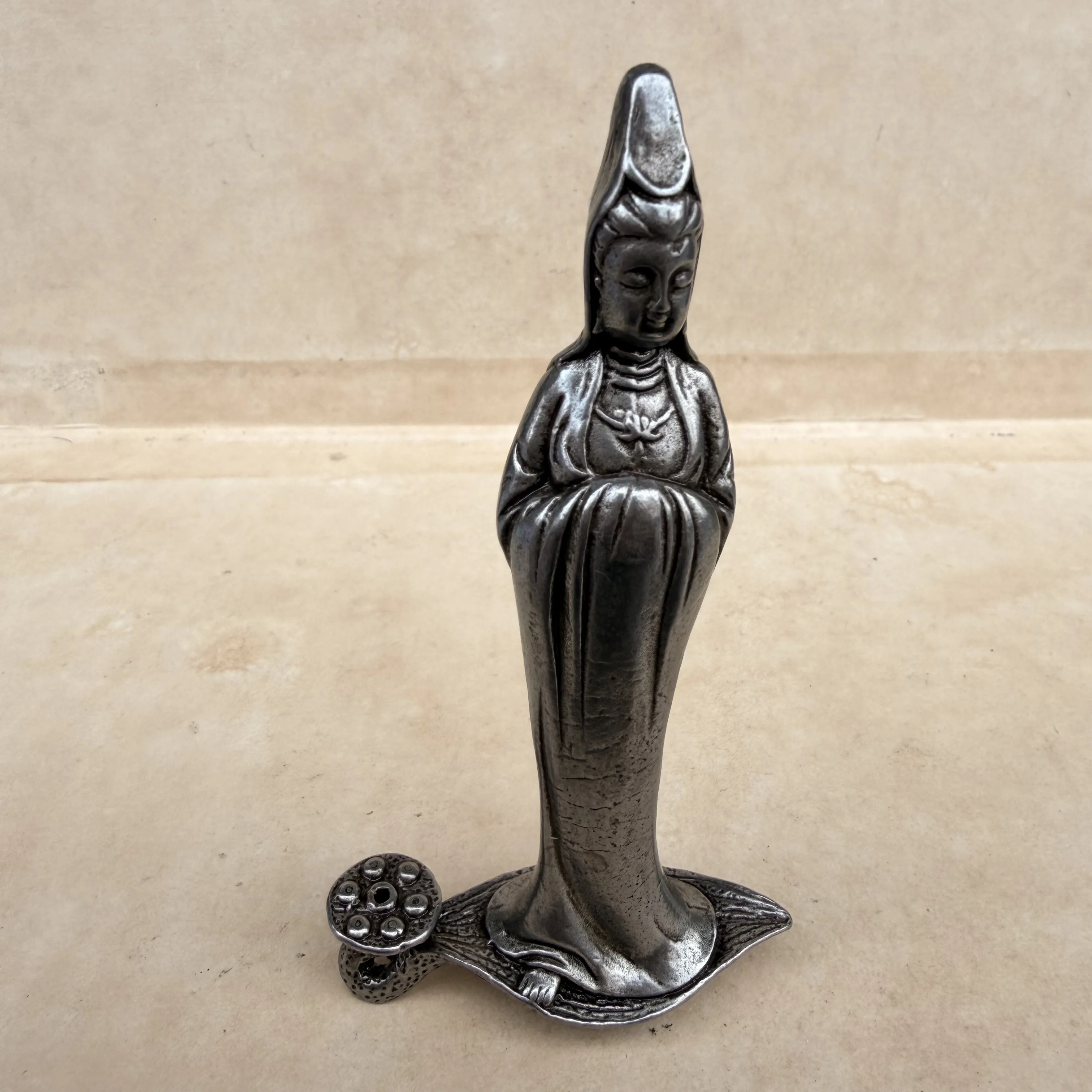 Retro micro carved Tian Tie Guan Yin petal fragrance inserted into home desktop decoration ornament