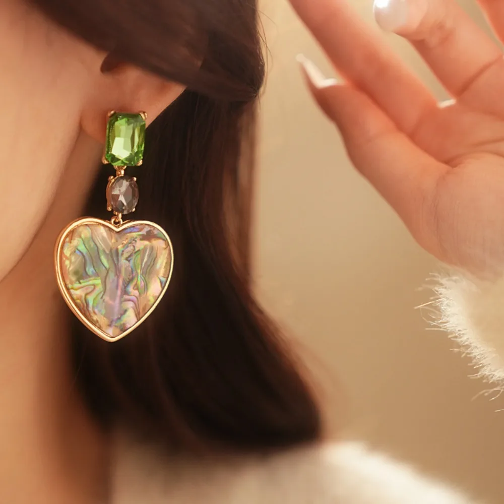 Luxury Romantic Inlaid Green Zircon Abalone Heart Dangle Earrings for Women Opera Enthusiasts Party Stage Performance Jewelry