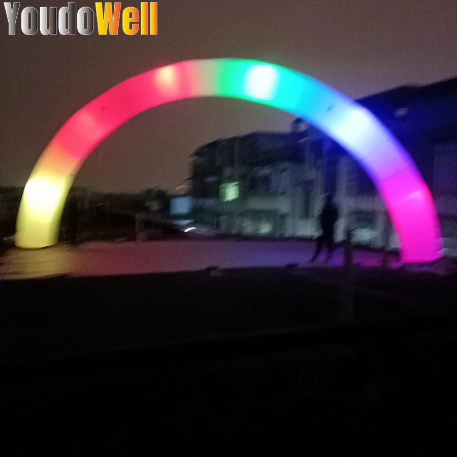 The Inflatable White semi -Circular Arches With LED Lights For Night Activities Are Very Beautiful