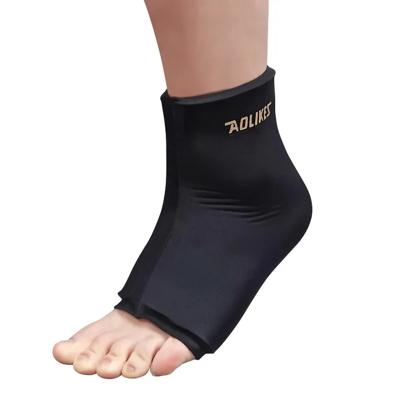 1PCS Hot and Cold Relief Gel Ankle Sleeve,Soft-Touch Stretch Fabric,Contoured Hydrogel Design for Comfort and Relaxation