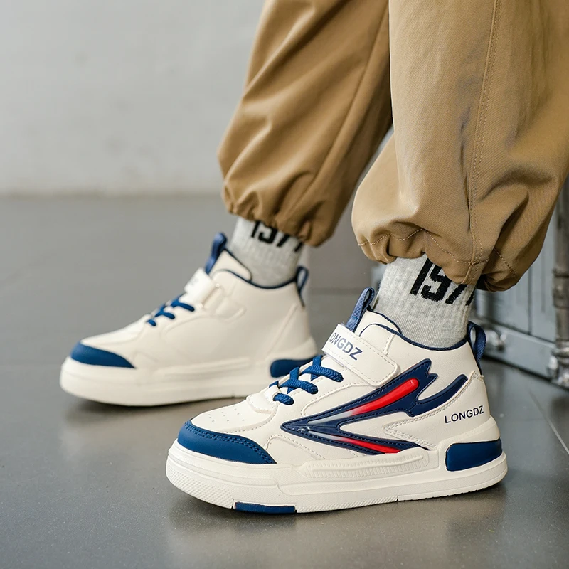 

2025 Autumn Winter New Leahter Sneakers for Kids Mid-top Casual Sports Shoes for Children Boys Girls Comfortable Walking Shoes