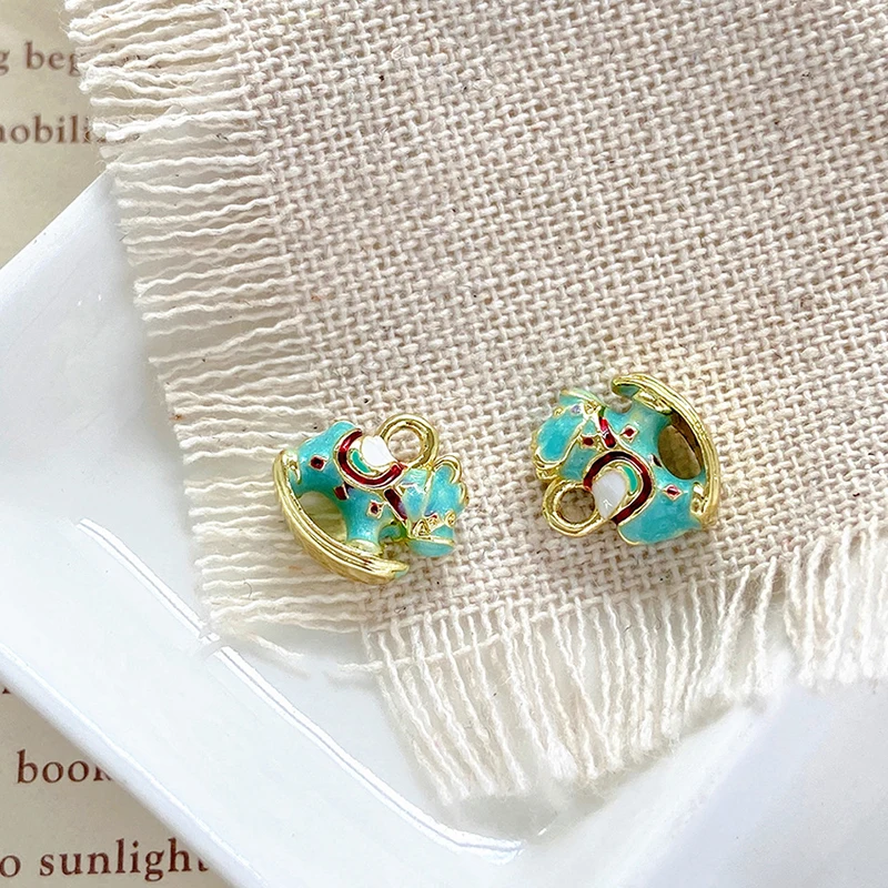 Принадлежности для изготовления ювелирных изделий своими руками: изысканные подвески-качалки, подвески для ожерелья, серег и браслетов